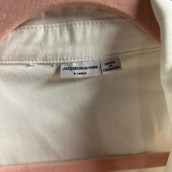 Soft & Stretchy Off-White Denim Jacket! - Picture 3 of 3